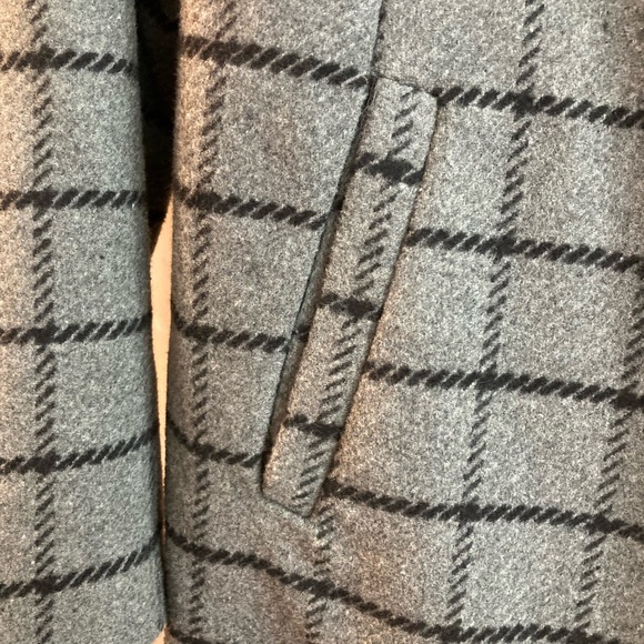 🧥Suzy Shier Grey/Black Checkered Wool Spring Coat🧥 - Picture 3 of 5